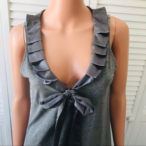 3/$25 NEW YORK & COMPANY V-Neck Tank Top Size Medium - Picture 2 of 8